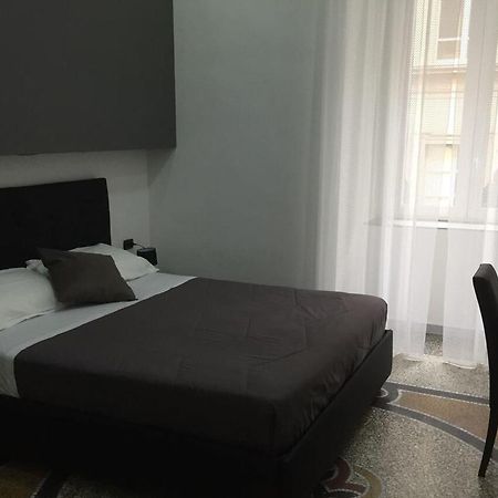 Mb95 - Mezzocannone Luxurious Bed&Breakfast Napoli Bagian luar foto