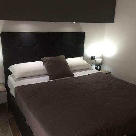 Mb95 - Mezzocannone Luxurious Bed&Breakfast Napoli Bagian luar foto