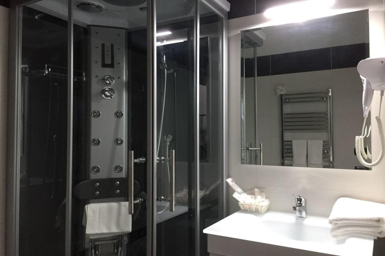 Mb95 - Mezzocannone Luxurious Bed&Breakfast Napoli Bagian luar foto