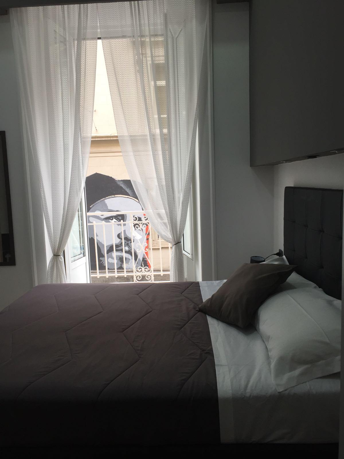 Mb95 - Mezzocannone Luxurious Bed&Breakfast Napoli Bagian luar foto