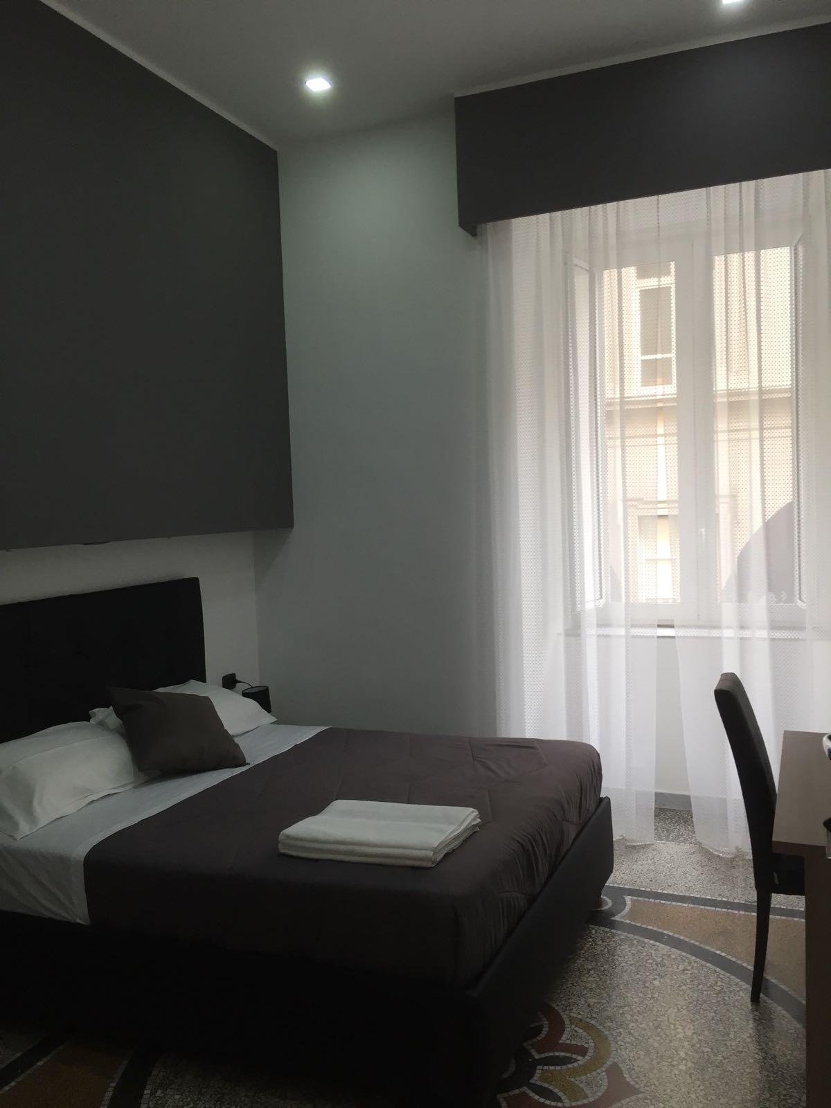 Mb95 - Mezzocannone Luxurious Bed&Breakfast Napoli Bagian luar foto