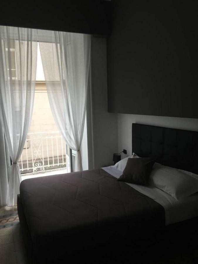 Mb95 - Mezzocannone Luxurious Bed&Breakfast Napoli Bagian luar foto