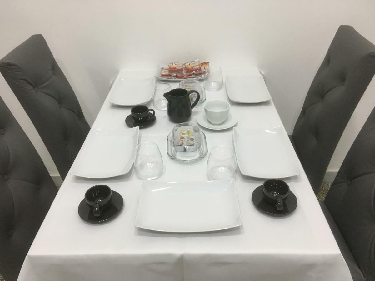 Mb95 - Mezzocannone Luxurious Bed&Breakfast Napoli Bagian luar foto