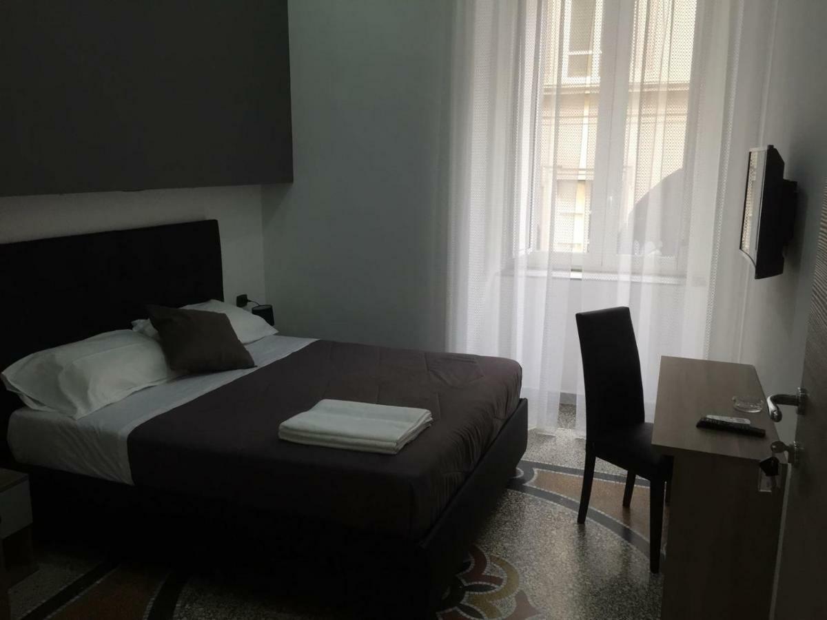 Mb95 - Mezzocannone Luxurious Bed&Breakfast Napoli Bagian luar foto