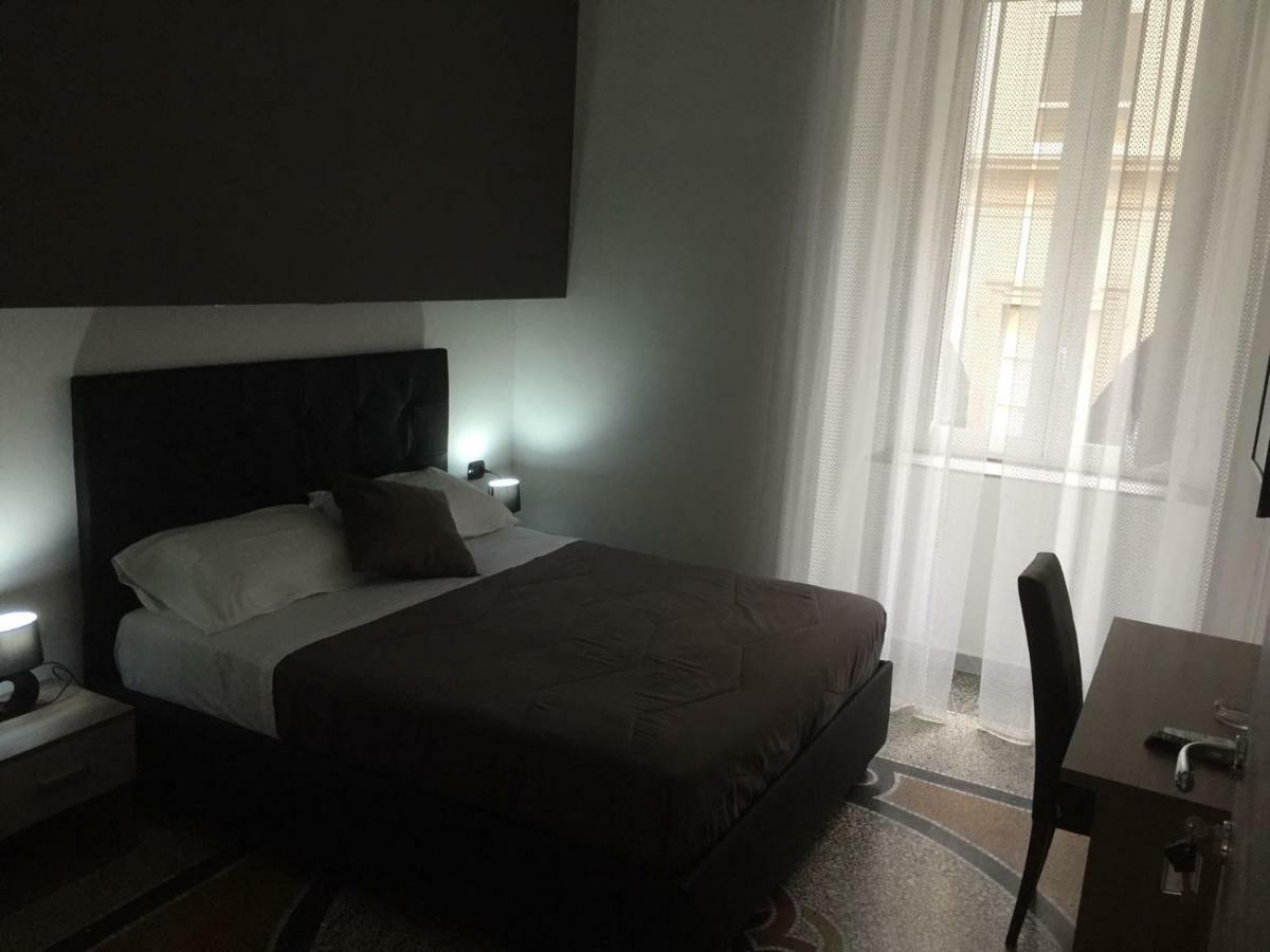 Mb95 - Mezzocannone Luxurious Bed&Breakfast Napoli Bagian luar foto
