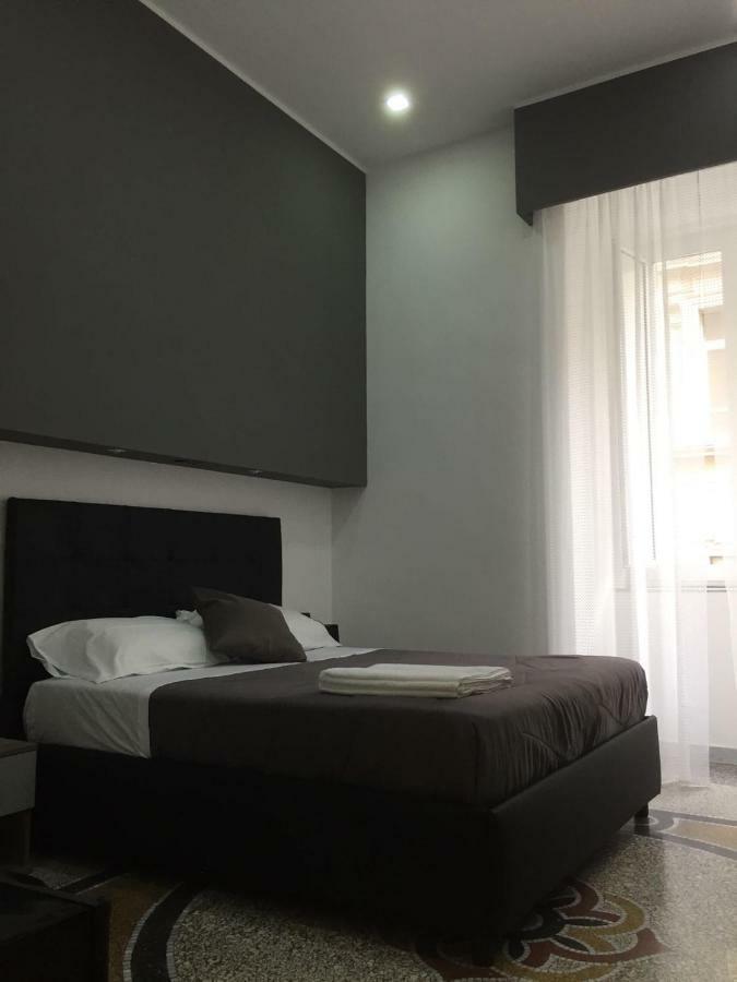Mb95 - Mezzocannone Luxurious Bed&Breakfast Napoli Bagian luar foto