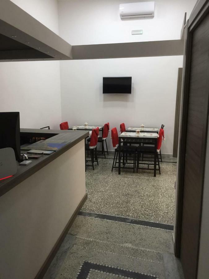 Mb95 - Mezzocannone Luxurious Bed&Breakfast Napoli Bagian luar foto
