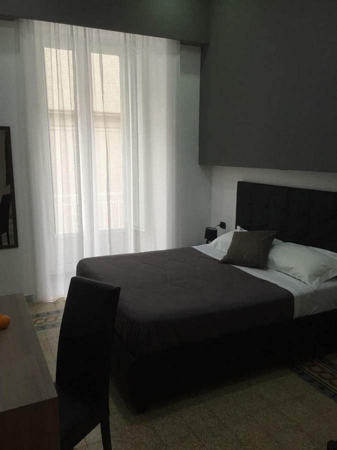 Mb95 - Mezzocannone Luxurious Bed&Breakfast Napoli Bagian luar foto